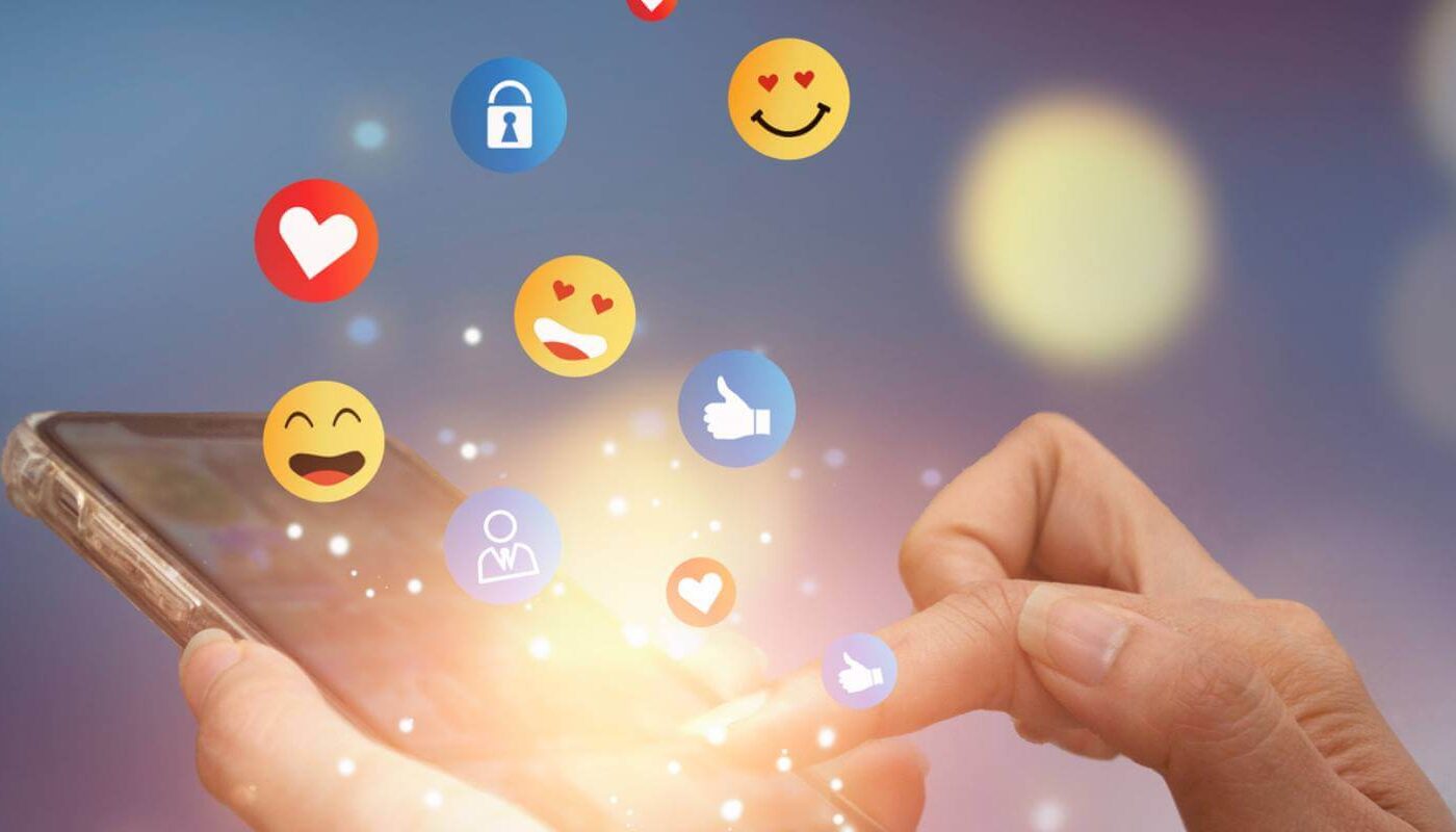 4 Simple ways to promote your blog on social media.