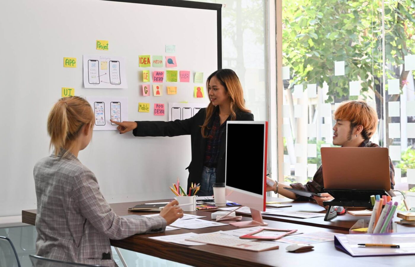 8 tips to managing a website project successfully.