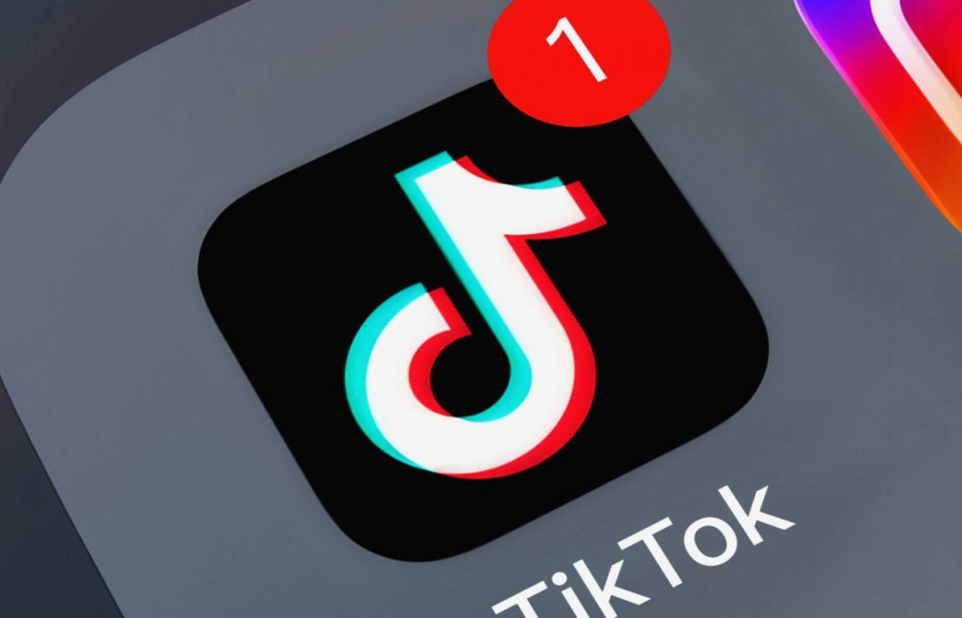 TikTok advertising: What is it, why it works, and how to succeed at it.